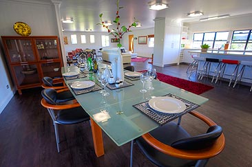Full Kitchen - Sippers at Ballandean